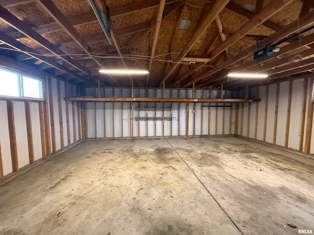 614 S 12TH Street, Pekin, IL 61554