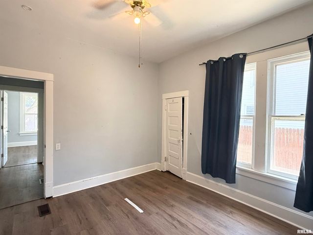 614 S 12TH Street, Pekin, IL 61554