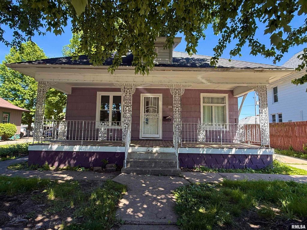 614 S 12TH Street, Pekin, IL 61554
