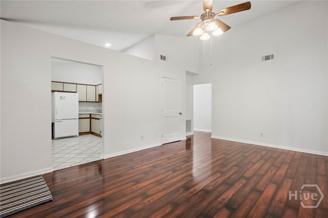 18 E White Hawthorne Drive, Savannah, GA 31419