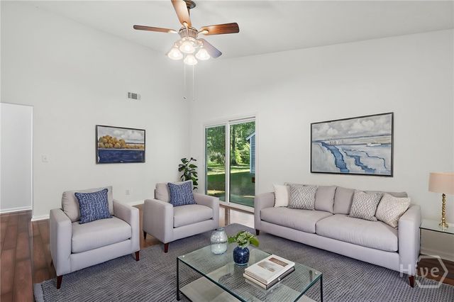18 E White Hawthorne Drive, Savannah, GA 31419