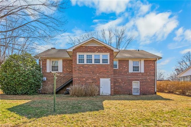 827 Dodson Mill Road, Pilot Mountain, NC 27041