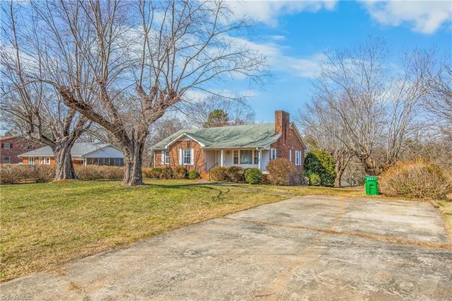 827 Dodson Mill Road, Pilot Mountain, NC 27041