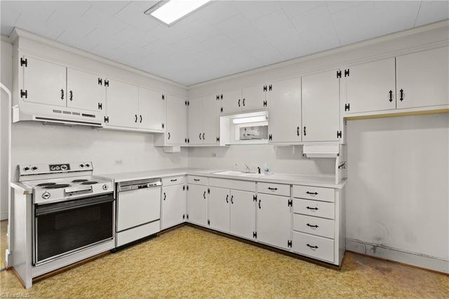 827 Dodson Mill Road, Pilot Mountain, NC 27041