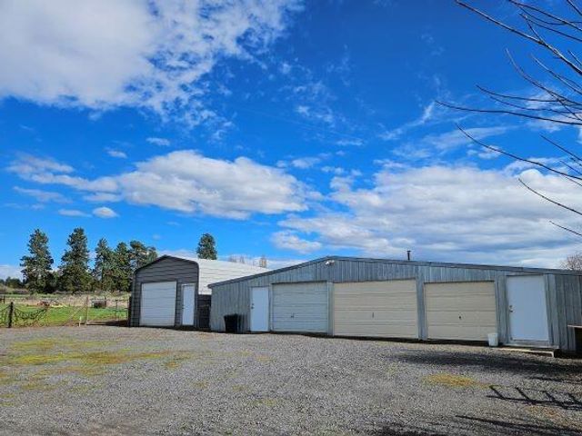 37217 Agency Lake Loop, Chiloquin, OR 97624
