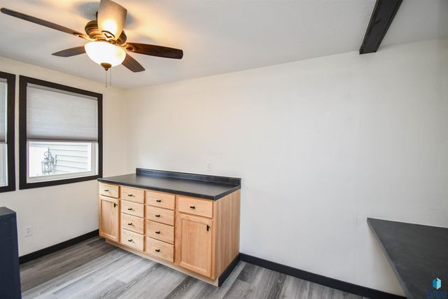 919 S Academy St, Lennox, SD 57039