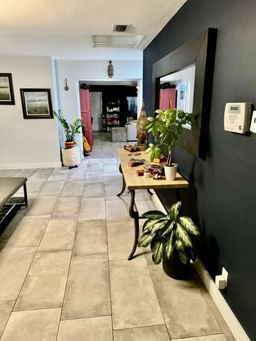 220 SW 3rd Ave 0, Hallandale Beach, FL 33009