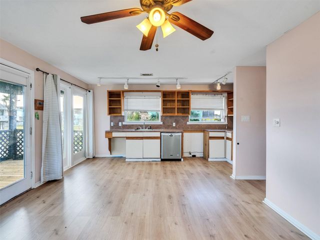 4038 Panola Drive, Galveston, TX 77554