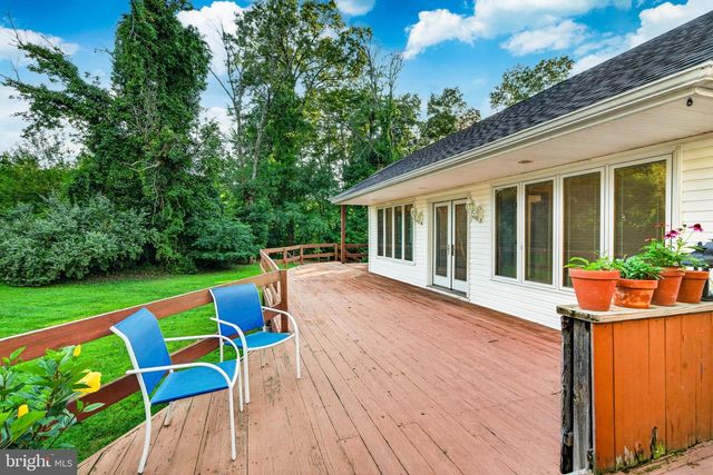 866 SHAVERTOWN RD, Garnet Valley, PA 19060
