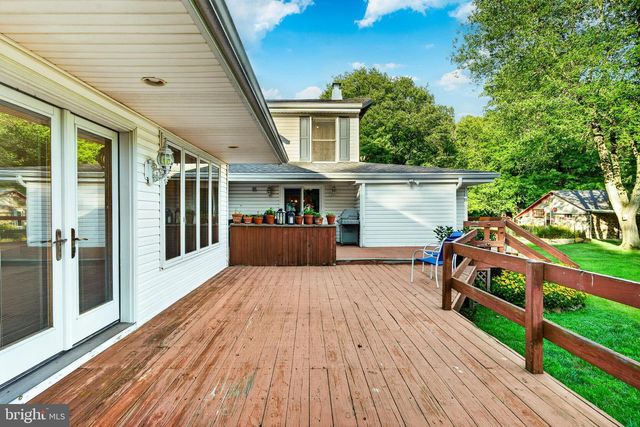 866 SHAVERTOWN RD, Garnet Valley, PA 19060