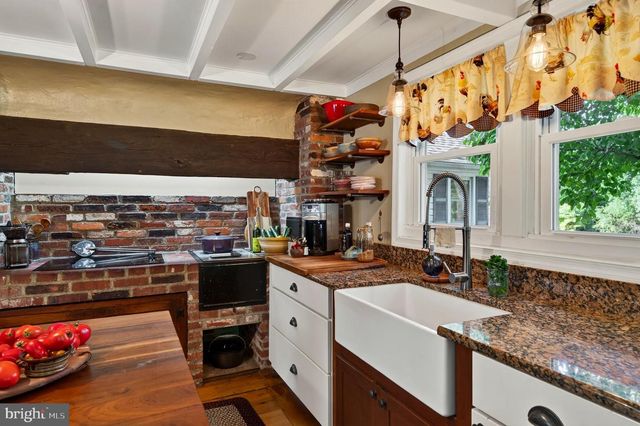 866 SHAVERTOWN RD, Garnet Valley, PA 19060