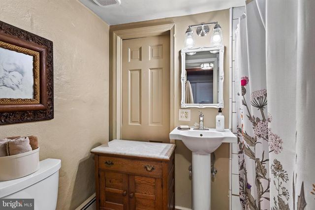 866 SHAVERTOWN RD, Garnet Valley, PA 19060