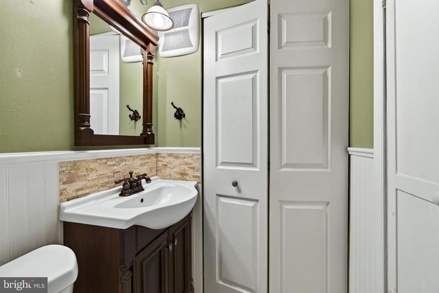 866 SHAVERTOWN RD, Garnet Valley, PA 19060