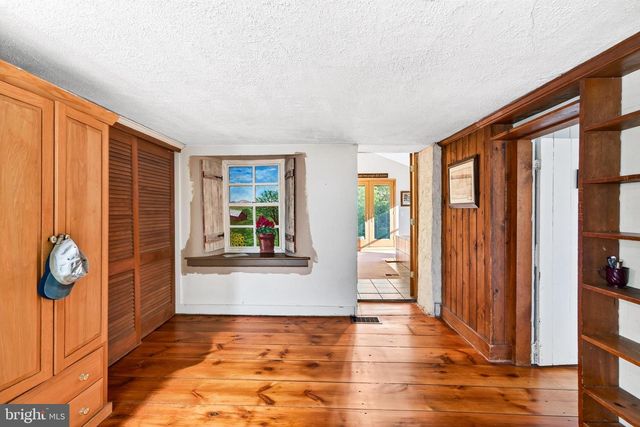 866 SHAVERTOWN RD, Garnet Valley, PA 19060