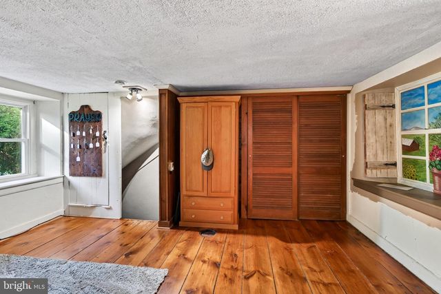 866 SHAVERTOWN RD, Garnet Valley, PA 19060
