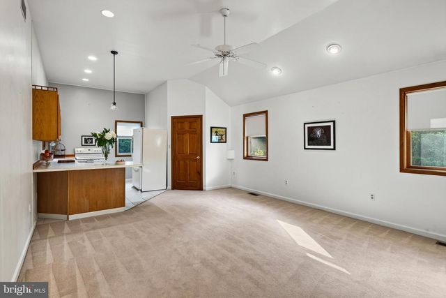 866 SHAVERTOWN RD, Garnet Valley, PA 19060