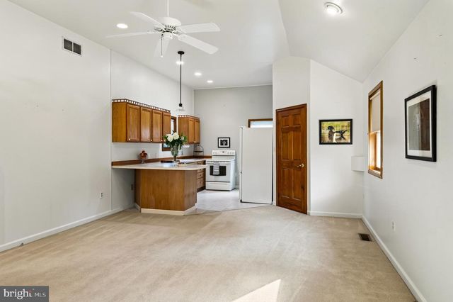 866 SHAVERTOWN RD, Garnet Valley, PA 19060