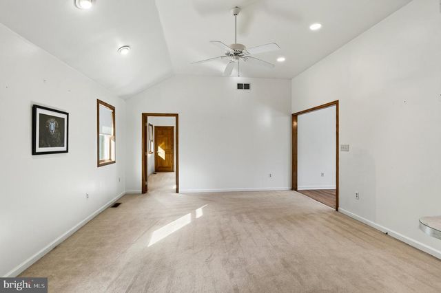 866 SHAVERTOWN RD, Garnet Valley, PA 19060