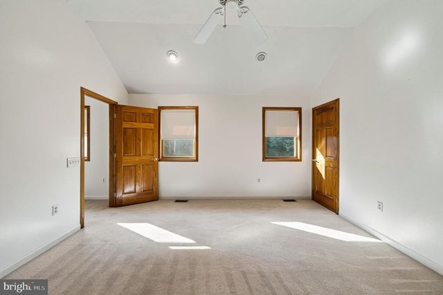 866 SHAVERTOWN RD, Garnet Valley, PA 19060