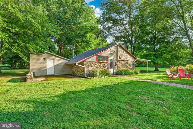 866 SHAVERTOWN RD, Garnet Valley, PA 19060