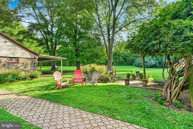 866 SHAVERTOWN RD, Garnet Valley, PA 19060