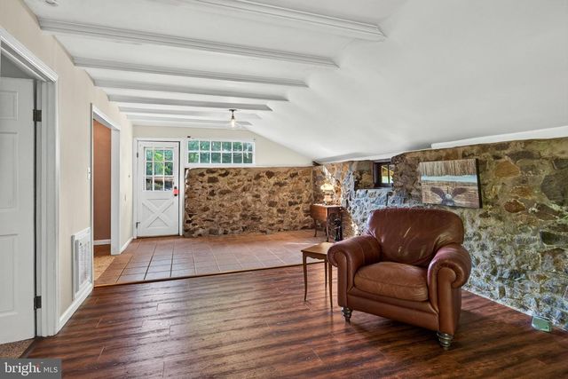 866 SHAVERTOWN RD, Garnet Valley, PA 19060