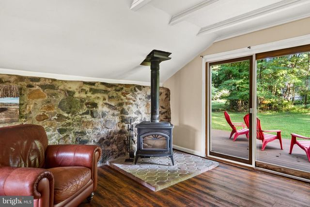 866 SHAVERTOWN RD, Garnet Valley, PA 19060