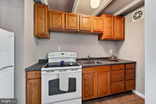 866 SHAVERTOWN RD, Garnet Valley, PA 19060