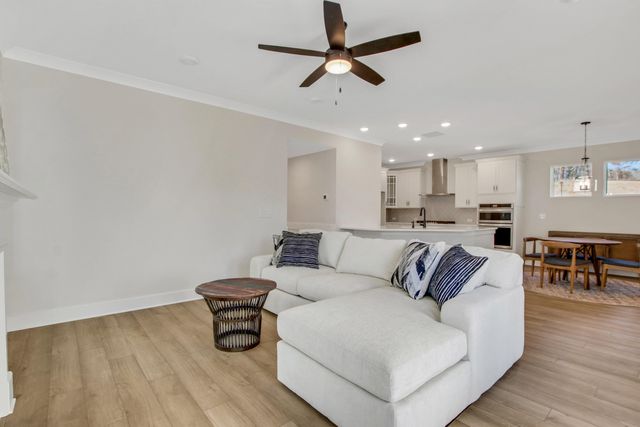 371 Pascalis Place 2004, Aiken, SC 29803