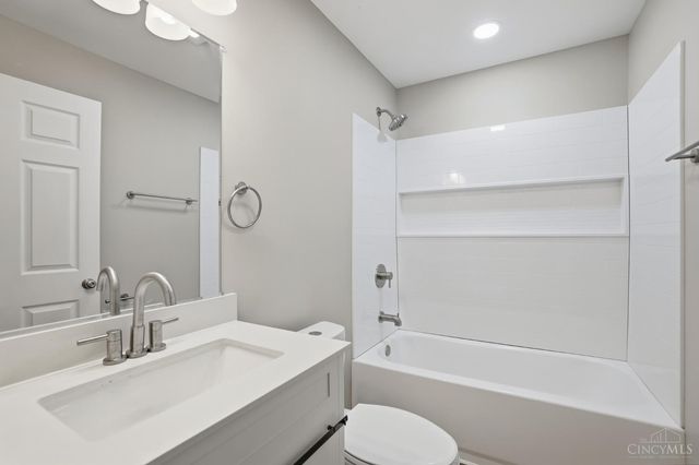 9615 Roberts Drive, Franklin, OH 45005