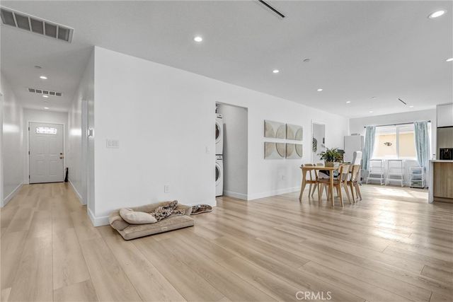7445 Oakdale Avenue, Winnetka, CA 91306
