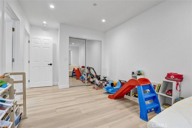 7445 Oakdale Avenue, Winnetka, CA 91306