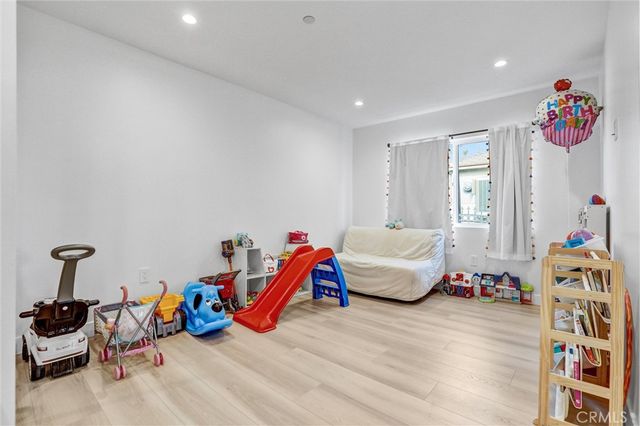 7445 Oakdale Avenue, Winnetka, CA 91306