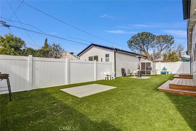 7445 Oakdale Avenue, Winnetka, CA 91306