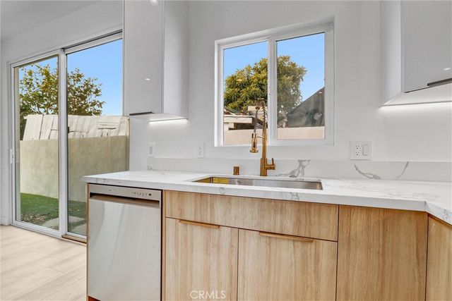 7445 Oakdale Avenue, Winnetka, CA 91306