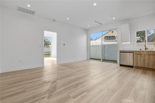 7445 Oakdale Avenue, Winnetka, CA 91306