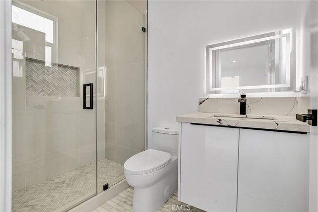 7445 Oakdale Avenue, Winnetka, CA 91306