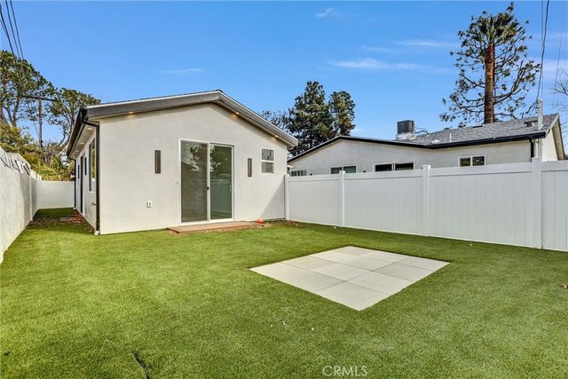 7445 Oakdale Avenue, Winnetka, CA 91306
