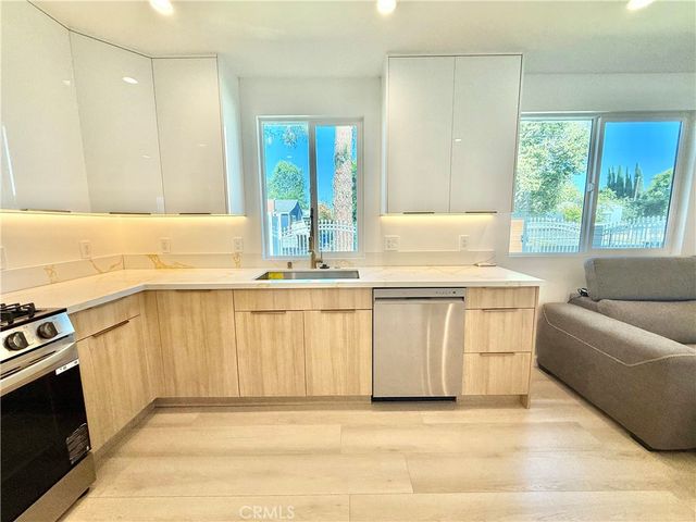 7445 Oakdale Avenue, Winnetka, CA 91306