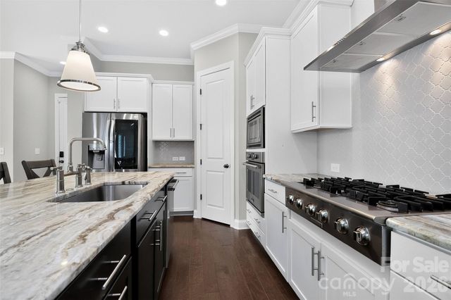 8910 Matthews Farm Lane, Charlotte, NC 28277