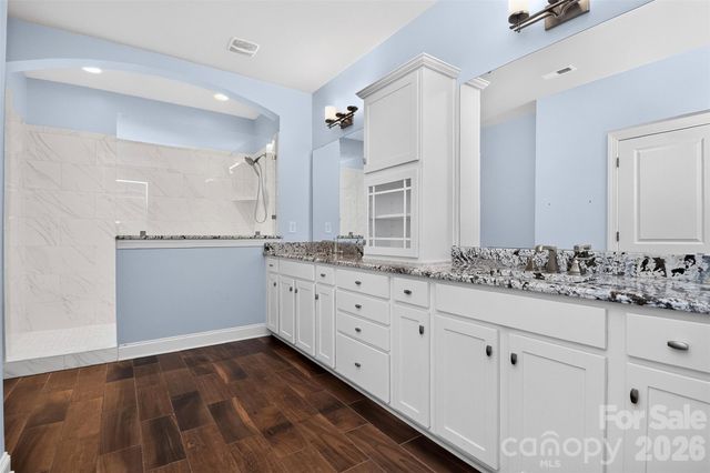 8910 Matthews Farm Lane, Charlotte, NC 28277