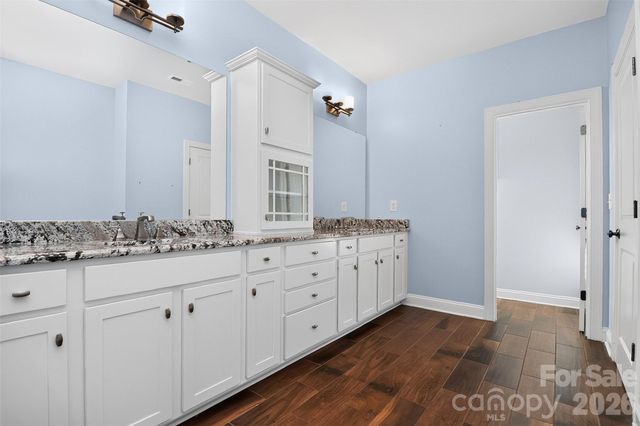 8910 Matthews Farm Lane, Charlotte, NC 28277