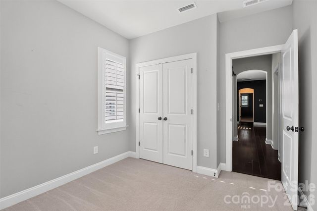 8910 Matthews Farm Lane, Charlotte, NC 28277