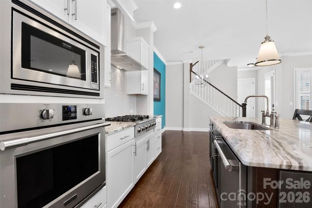 8910 Matthews Farm Lane, Charlotte, NC 28277