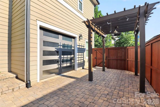 8910 Matthews Farm Lane, Charlotte, NC 28277