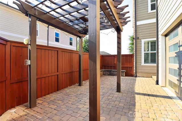 8910 Matthews Farm Lane, Charlotte, NC 28277