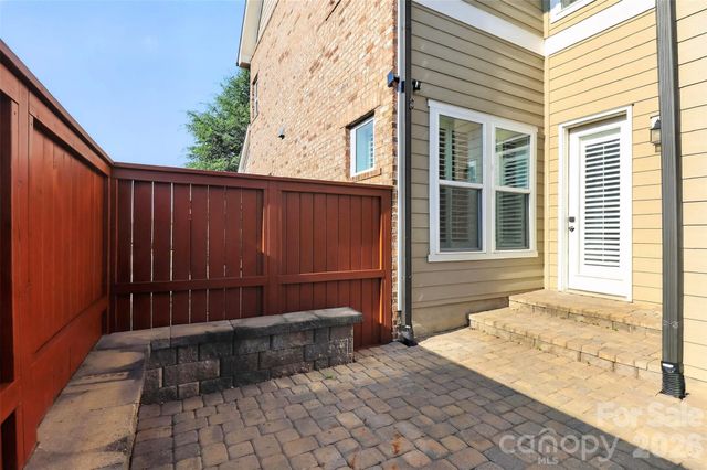 8910 Matthews Farm Lane, Charlotte, NC 28277