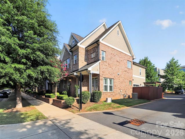 8910 Matthews Farm Lane, Charlotte, NC 28277