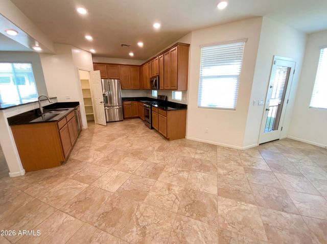 10786 W BRONCO Trail, Peoria, AZ 85383