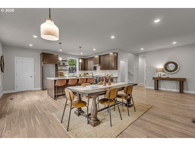 5007 Se STARK St, Portland, OR 97215